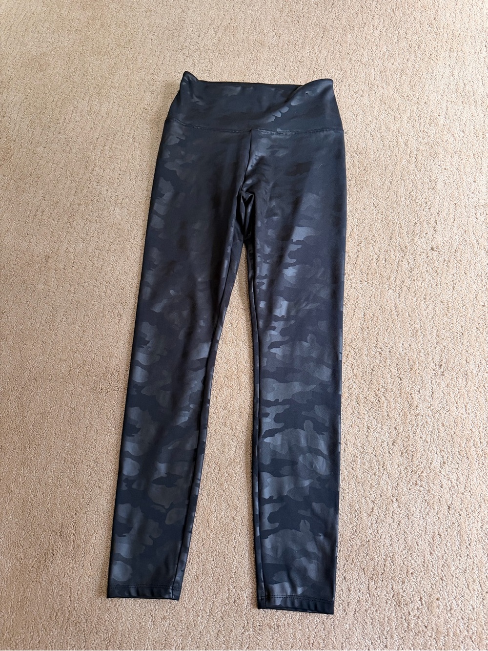 Simply Vera Vera Wang Girls' Black Camo High-Rise Leggings